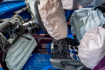 Airbag esplosi interno vettura